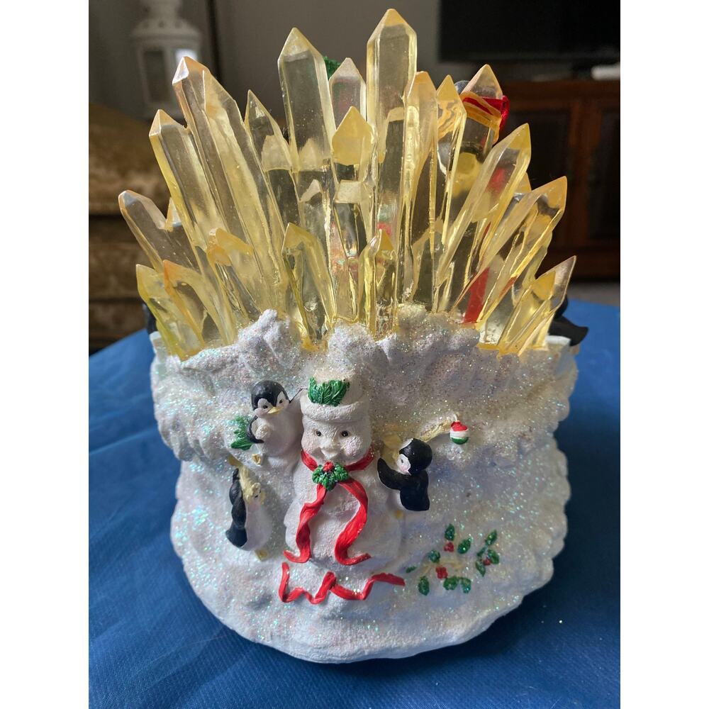 1996 "Christmas Around The World" musical decoration The San Francisco Music Box